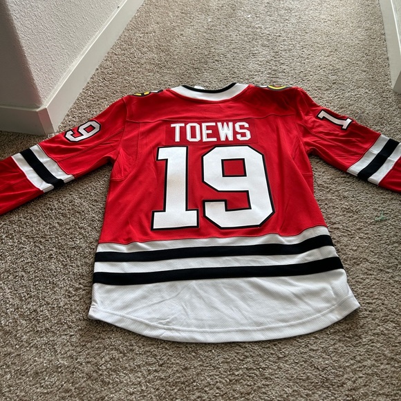 Chicago Blackhawks Toews jersey sz:XS *brand new with tags price negotiable - Picture 3 of 9
